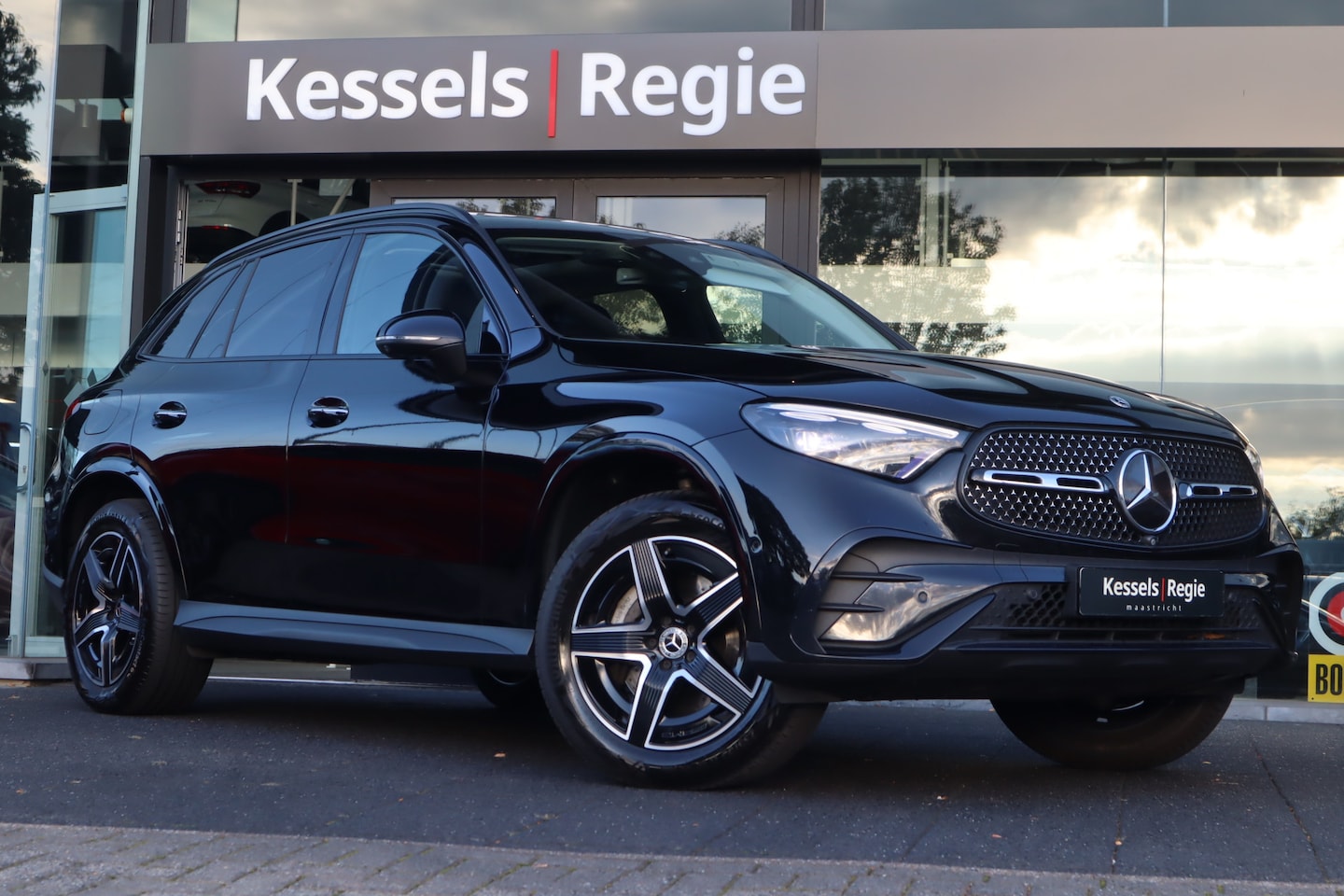 Mercedes-Benz GLC-klasse - 400e 4MATIC AMG | Pano | Distronic | Blis | HuD | Sfeer | Memory | Leer | 360 camera - AutoWereld.nl