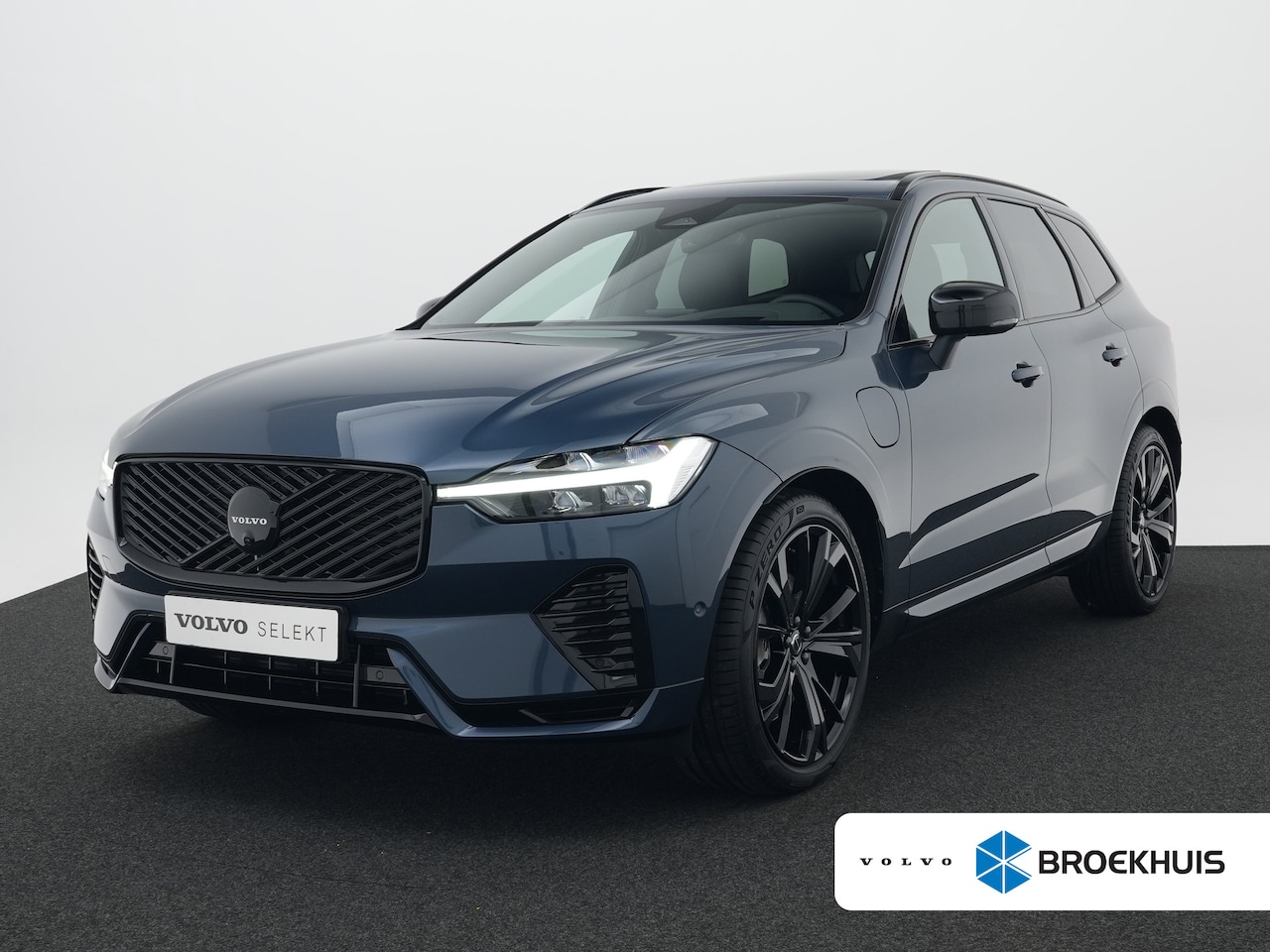 Volvo XC60 - T6 Recharge AWD Plus Black Edition | Luchtvering | Head-Up | Harman/Kardon | 360° | Panora - AutoWereld.nl