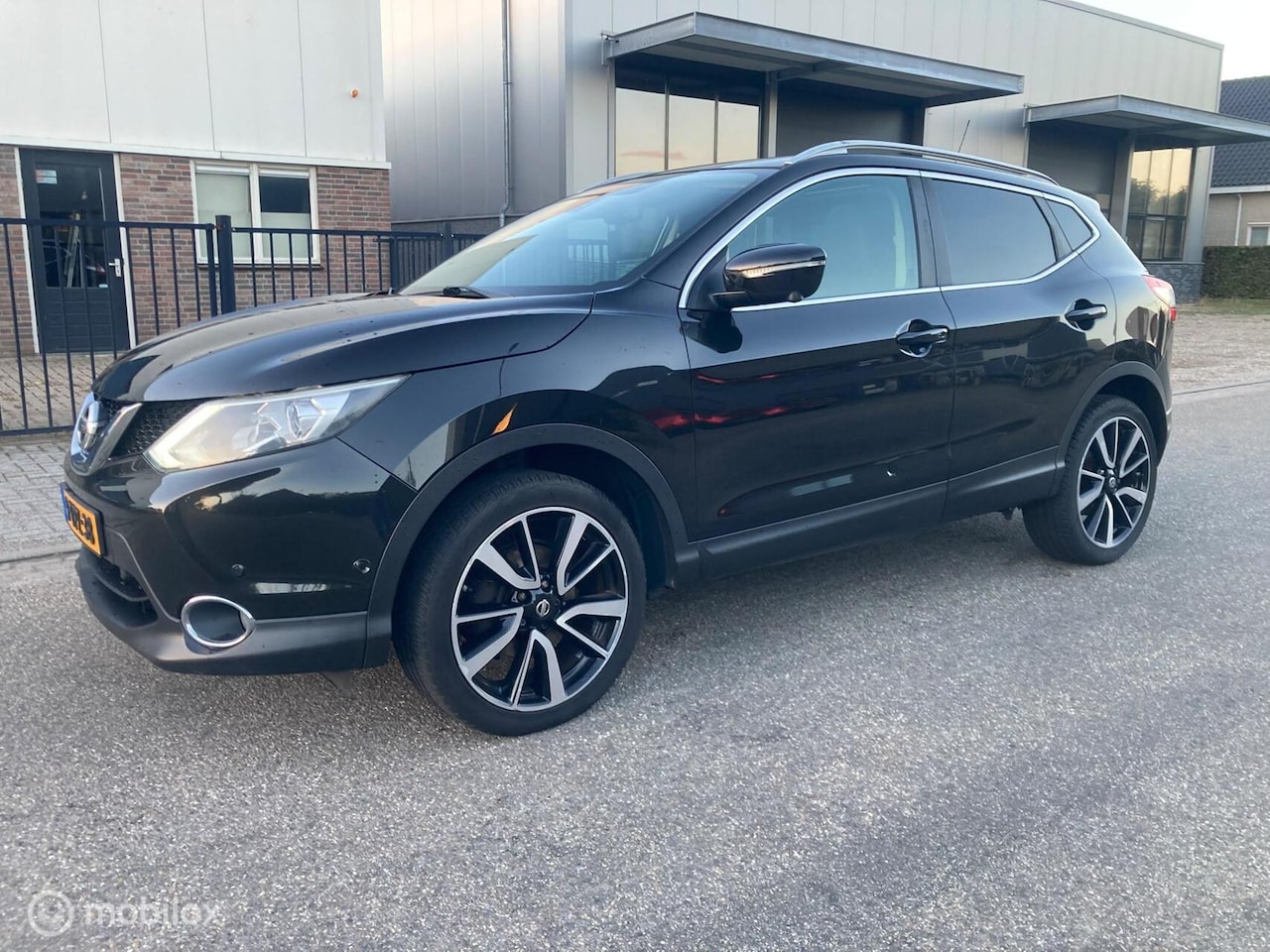 Nissan Qashqai - 1.2 tekna panorama leder - AutoWereld.nl