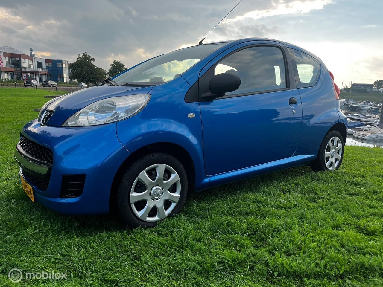 Peugeot 107 - 1.0-12V XS airco - AutoWereld.nl