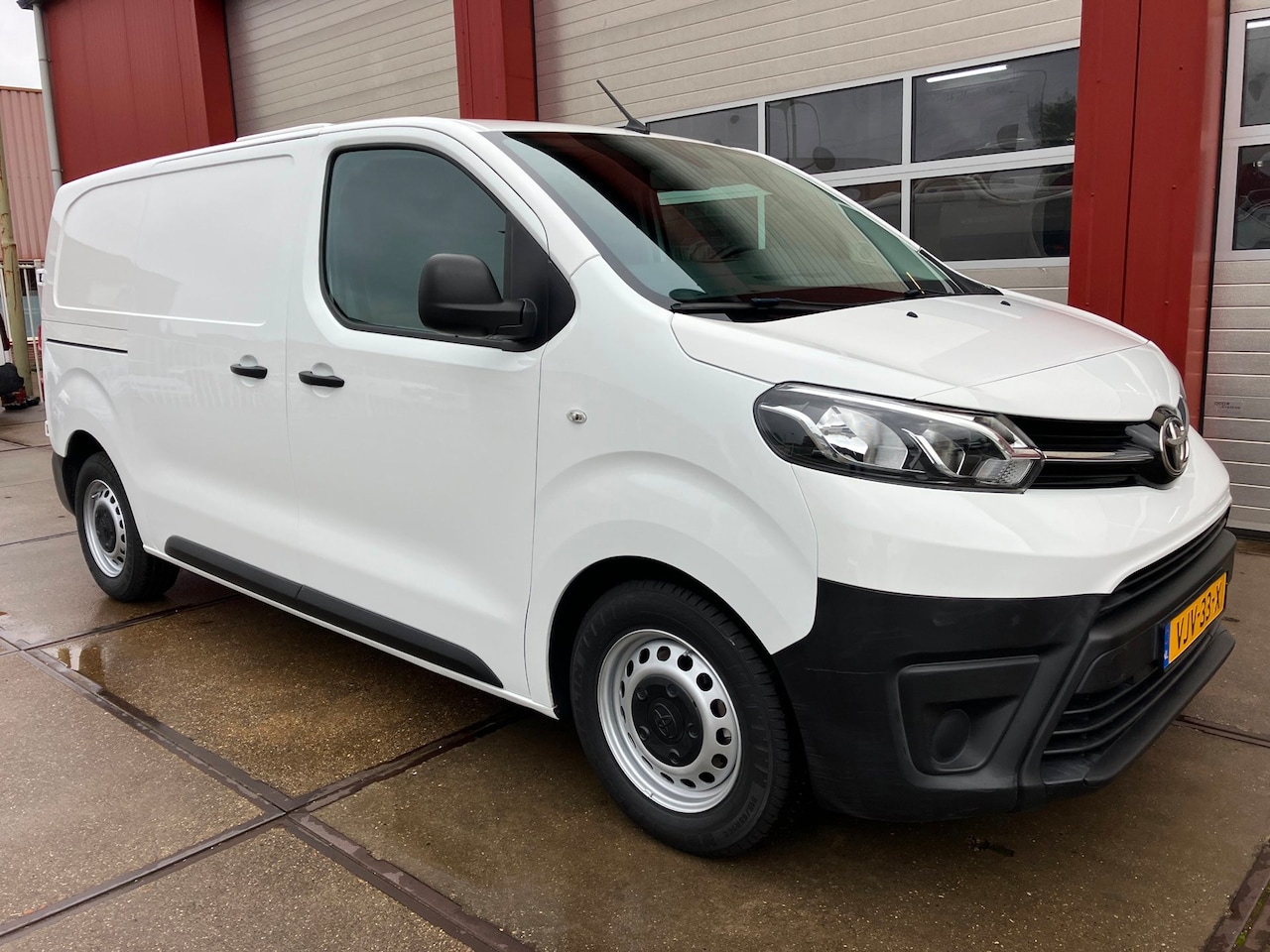 Toyota ProAce Worker - 2.0 D-4D Navigator Koelwagen L2 - AutoWereld.nl