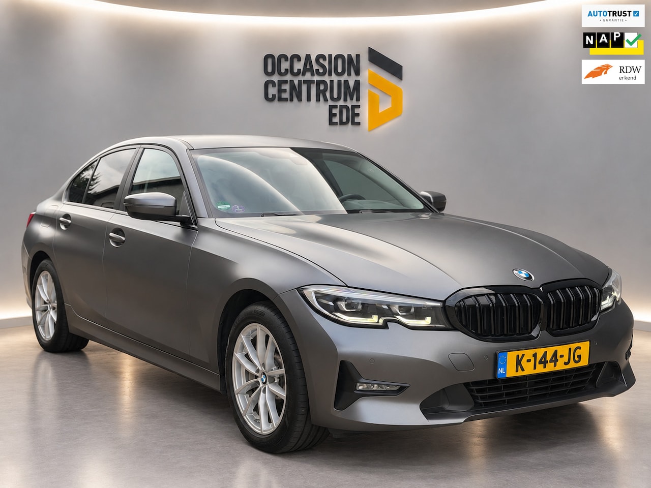 BMW 3-serie - 330e eDrive | Orig. NL | Topstaat | Sportstoelen Leder | NAP! - AutoWereld.nl