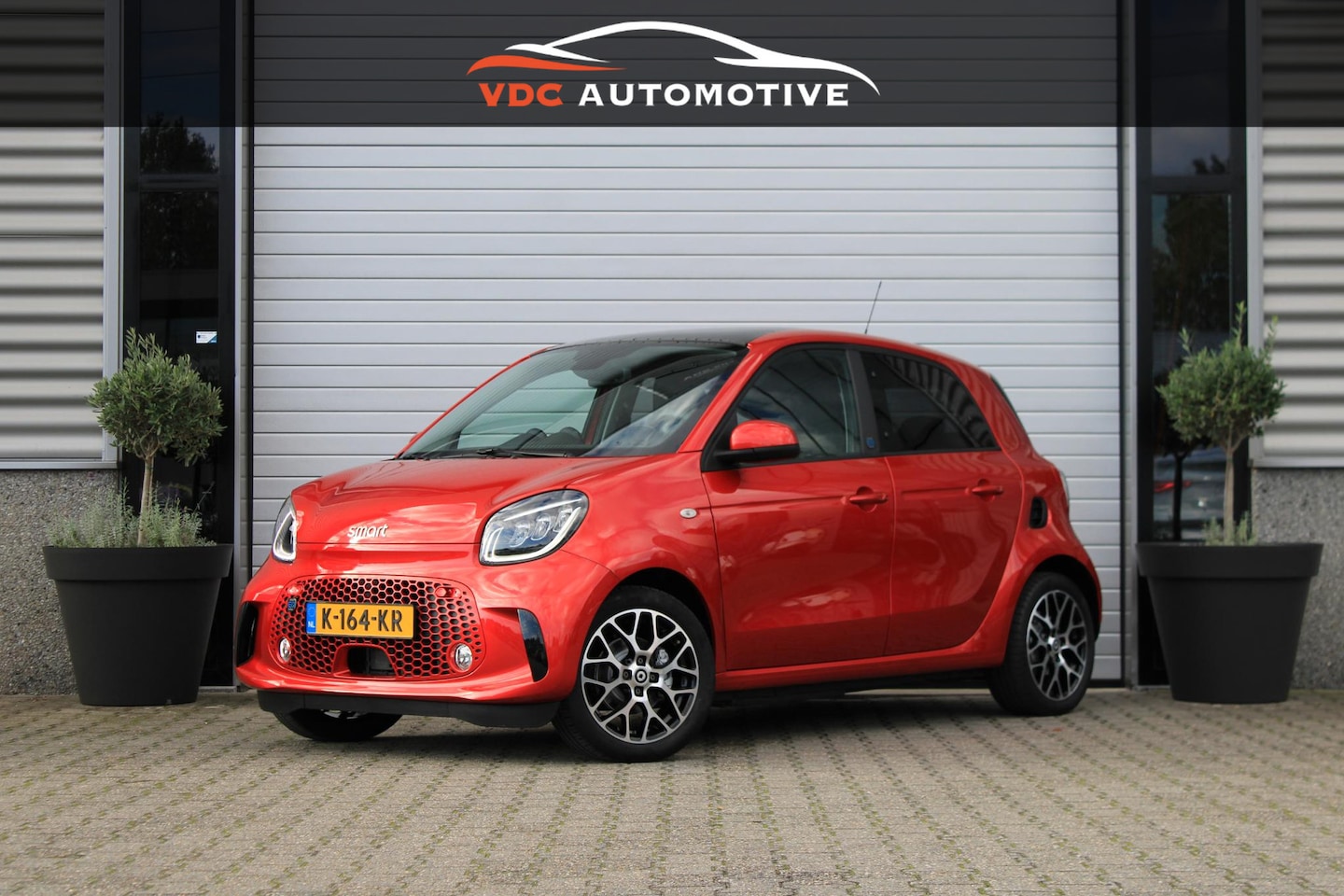 Smart Forfour - EQ 18 kWh Pano | Camera | Stoelverwarming | Sfeerverlichting | DAB | LED | Leder - AutoWereld.nl