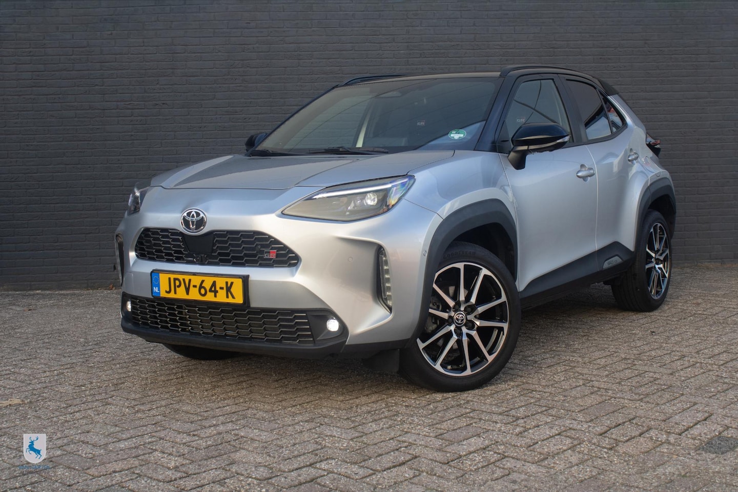 Toyota Yaris Cross - 1.5 Hybrid 130 GR SPORT Plus Pack / Afnb. trekhaak / Head-up / JBL - AutoWereld.nl