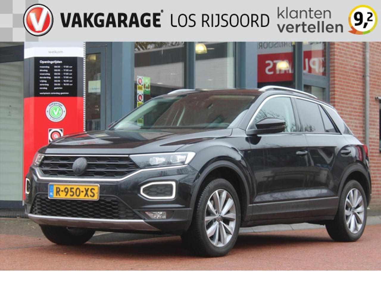 Volkswagen T-Roc - 1.5 TSI Aut. *Business* | Trekhaak | Camera | Adaptive Cruise Control | Carplay | Climate - AutoWereld.nl