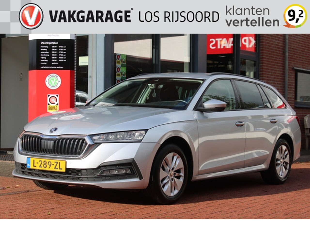 Skoda Octavia Combi - 1.0 TSI *Business* | Carplay | Cruise & Climate Control | Navigatie | Bluetooth | PDC | Pr - AutoWereld.nl