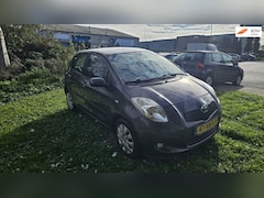 Toyota Yaris - 1.3 VVTi Sol