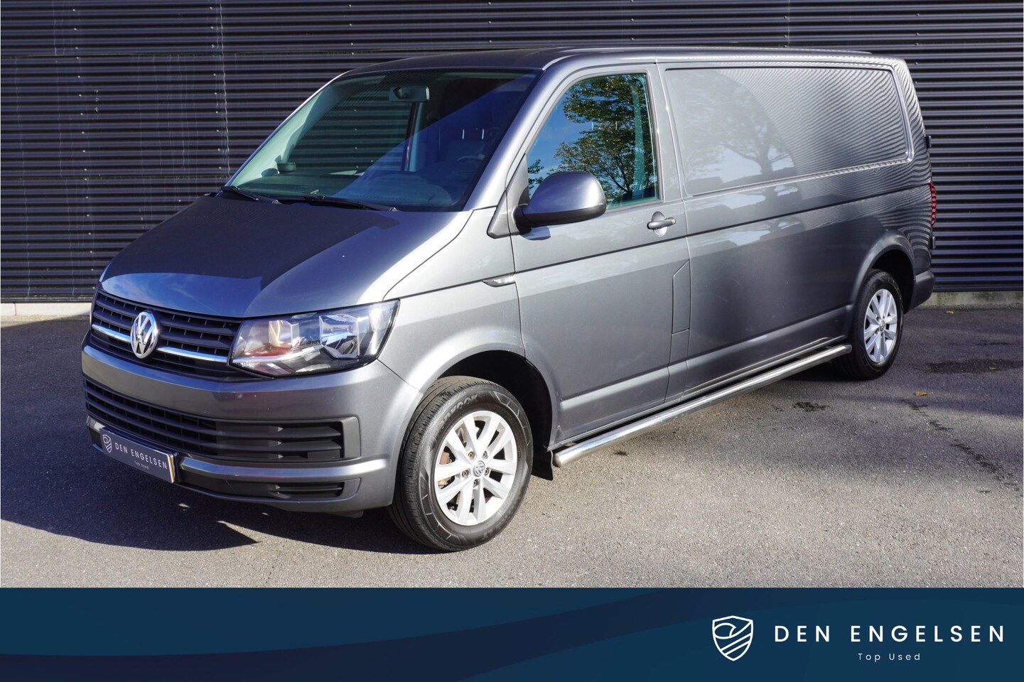 Volkswagen Transporter - 150pk Euro6 L2H1 Trekhaak Airco 3-Zits Bluetooth 16" Velgen Sidebars - AutoWereld.nl