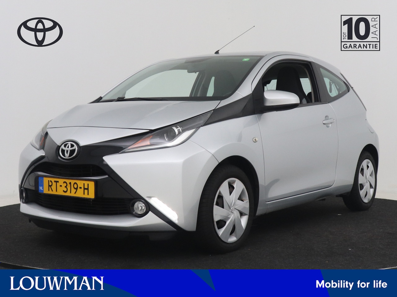 Toyota Aygo - 1.0 VVT-i x-play Automaat | Airco | Achteruitrijcamera | Bluetooth | Elektrische ramen voo - AutoWereld.nl