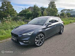 SEAT Leon - 1.5 eTSI FR / Pano / Camera / Carplay / Sfeerverl