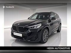 BMW iX1 - xDrive30 Launch Edition 67 kWh | M-Sport | Trekhaak | Stoelverwarming