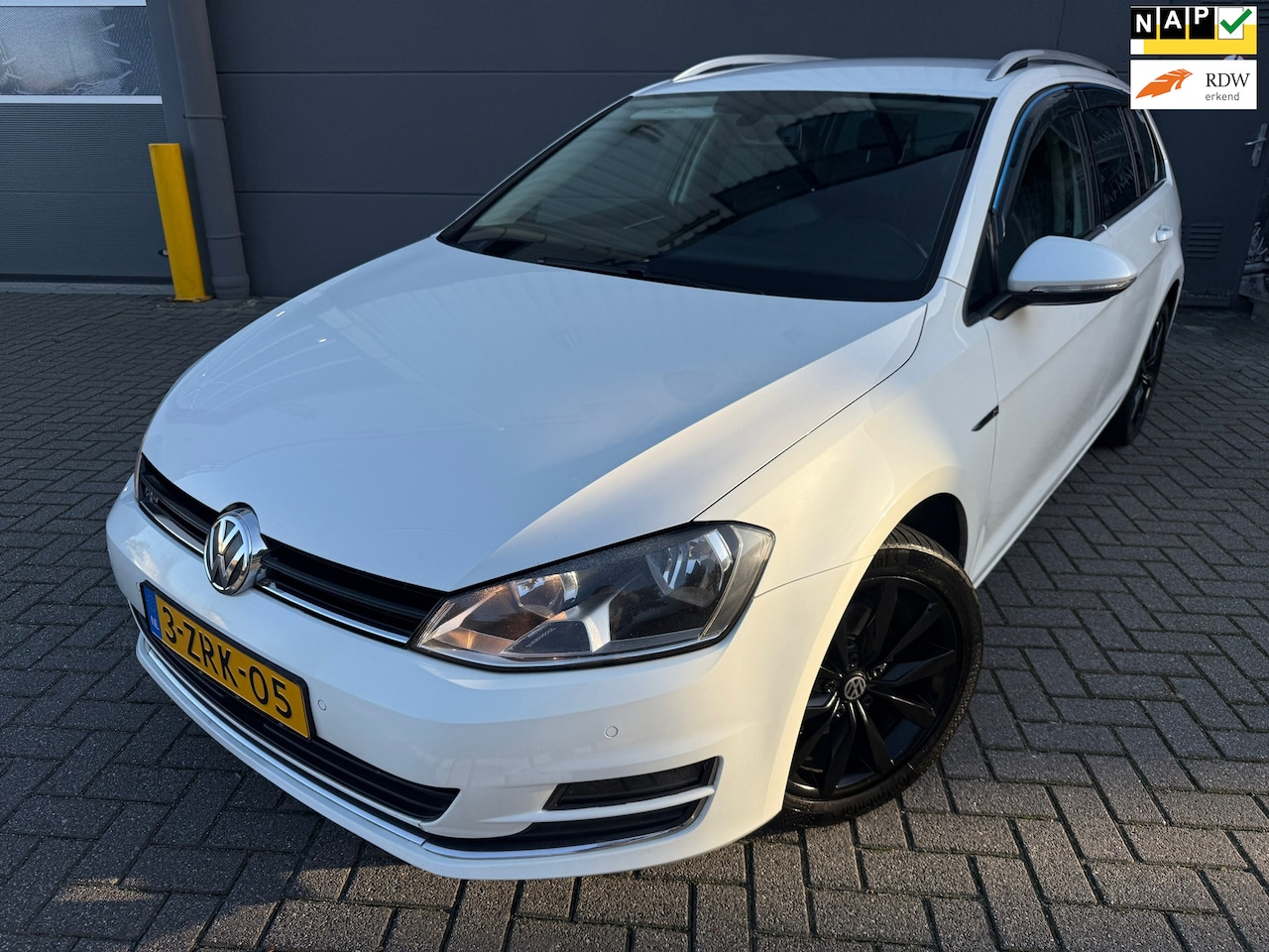 Volkswagen Golf Variant - 1.6 TDI Business Edition*AIRCO*APK*NAP*NAVI*CAMERA*CRUISE - AutoWereld.nl