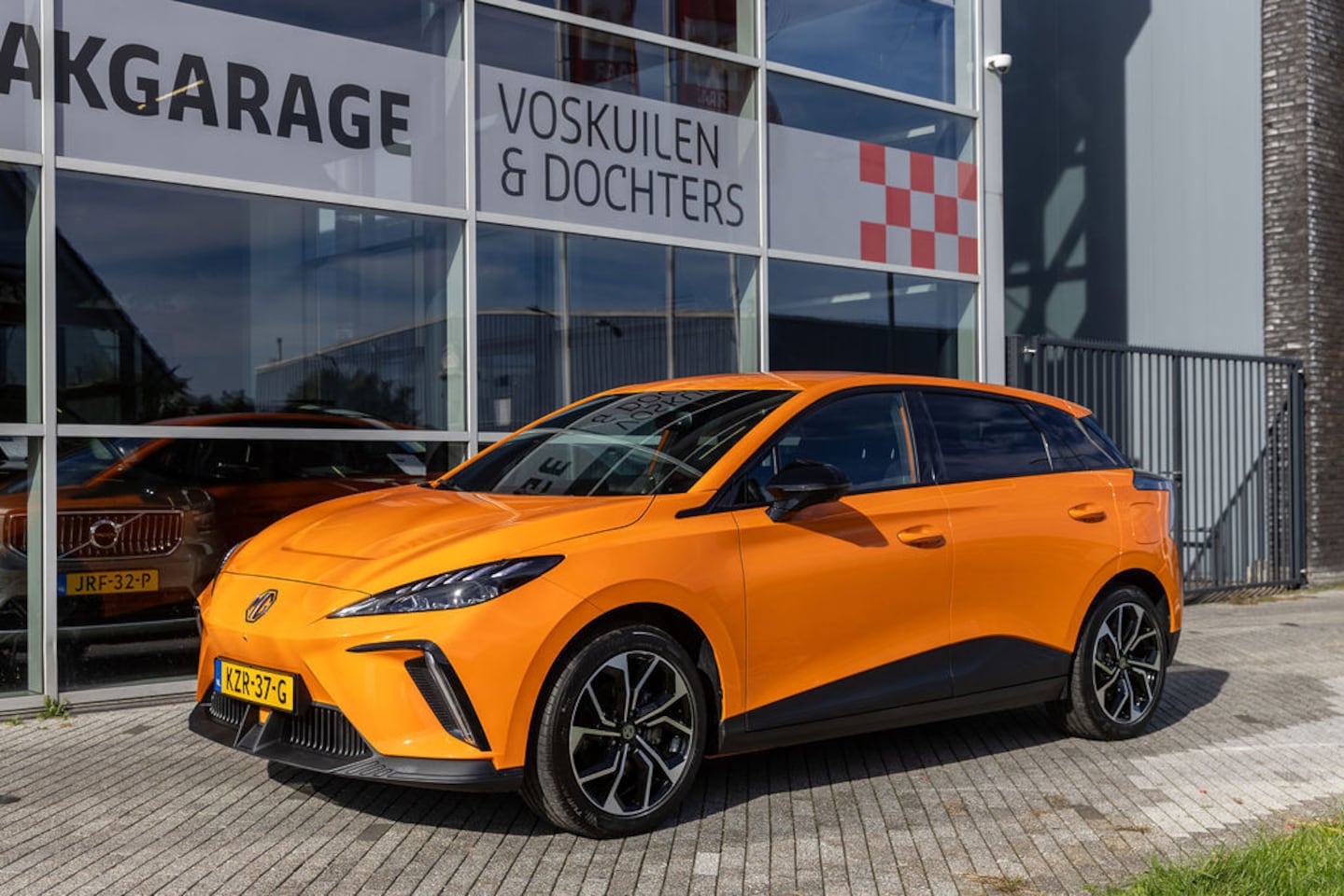 MG MG4 Electric - Luxury 64 kWh Trekhaak - AutoWereld.nl