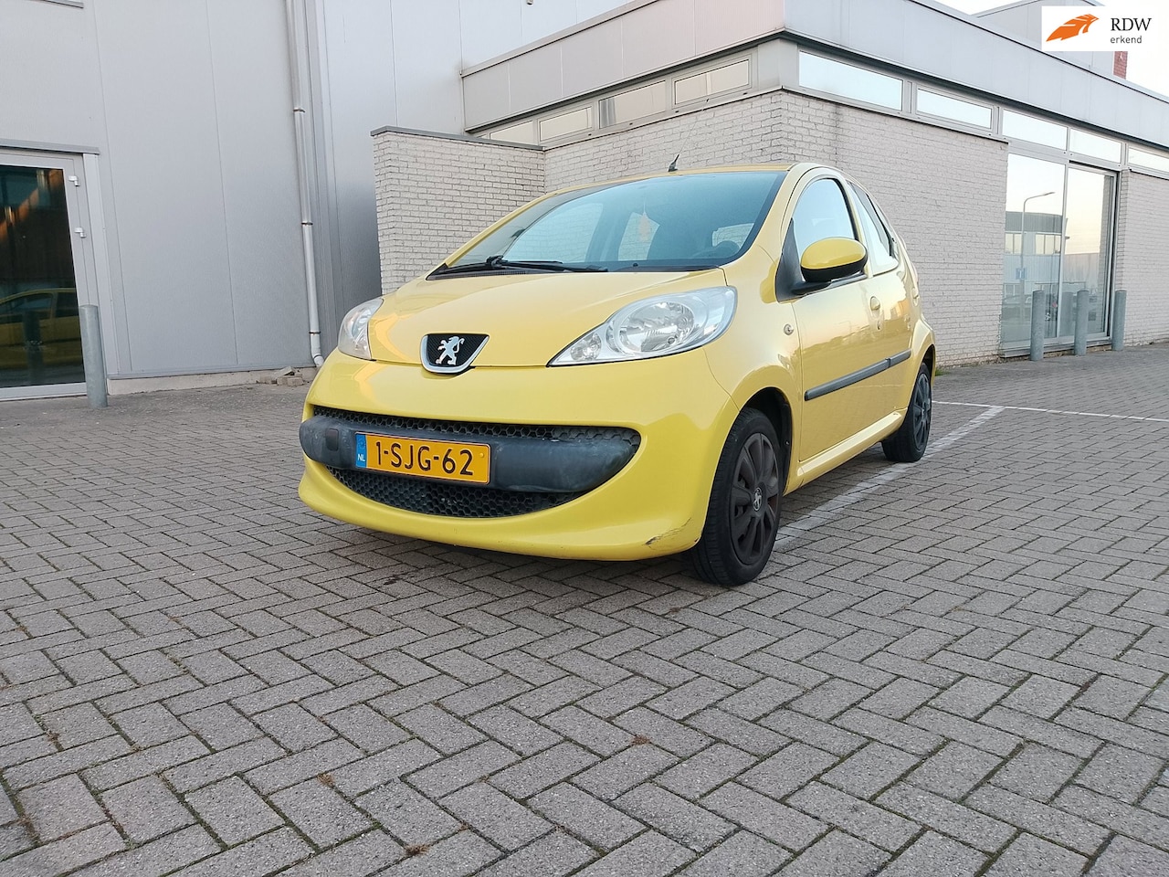 Peugeot 107 - 1.0-12V XR 1.0-12V XR - AutoWereld.nl
