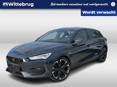 CUPRA Leon - 1.4 e-Hybrid 245PK VZ Performance / Achteruitrijcamera / Stuur + Stoelverwarming / Full-LE