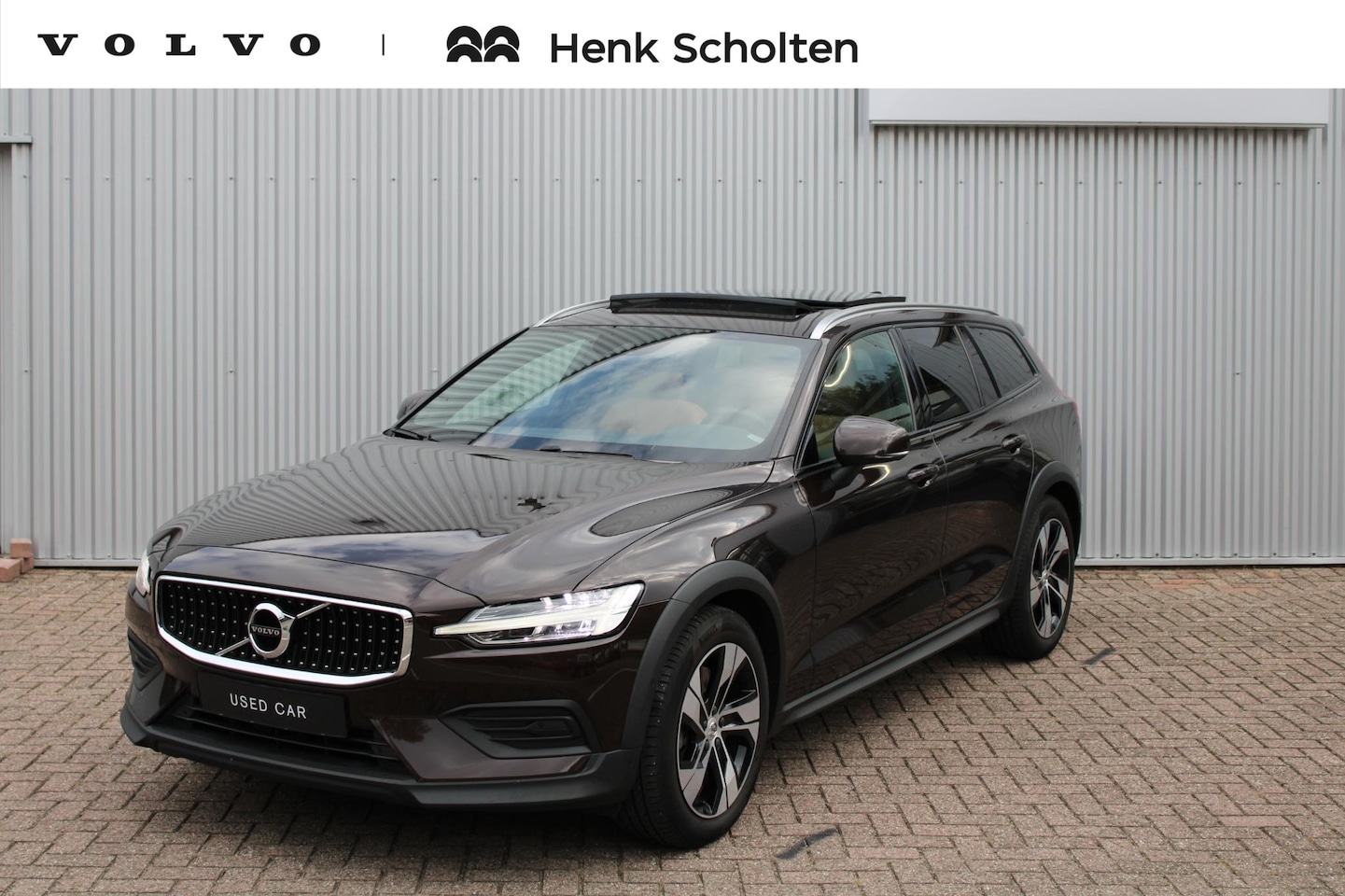 Volvo V60 Cross Country - 2.0 T5 AWD Pro Achteruitrijcamera | Semi elektrische trekhaak | Panoramadak | Apple Carpla - AutoWereld.nl