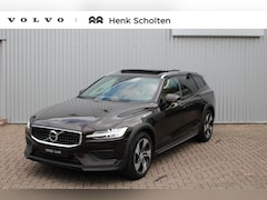 Volvo V60 Cross Country - 2.0 T5 AWD Pro Achteruitrijcamera | Semi elektrische trekhaak | Panoramadak | Apple Carpla