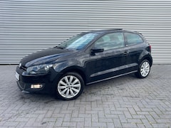 Volkswagen Polo - 1.2 TSI met pano / navi / cruise / lmv / 100pk