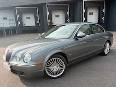 Jaguar S-type - 4.2 V8 Executive 2EEIG/AUTOMAAT/LMV/NAVI/CLIMA/CRUISE