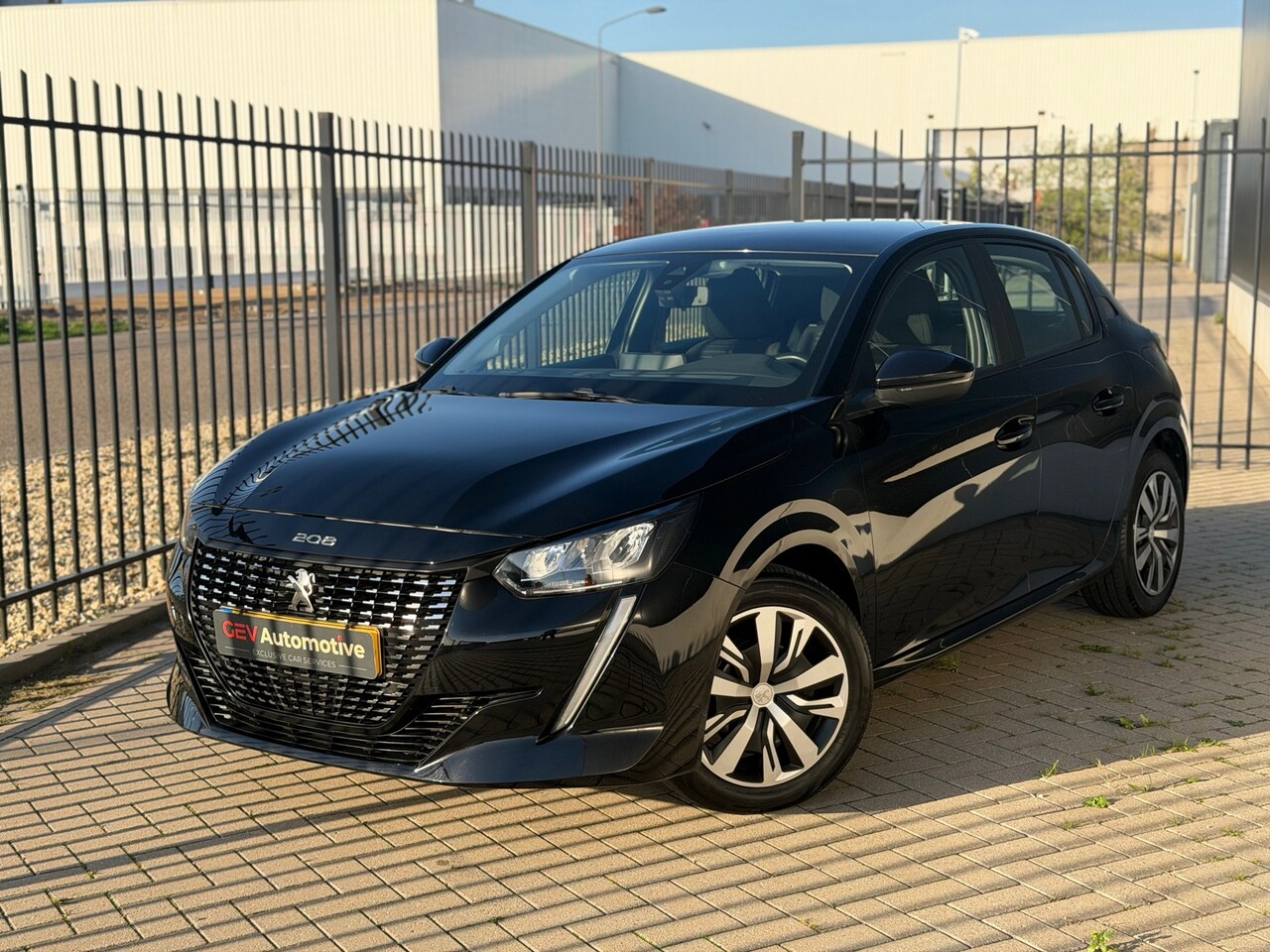 Peugeot 208 - 1.2 PureTech Active Navi Carplay Cruise Control Nieuwe Distributie - AutoWereld.nl