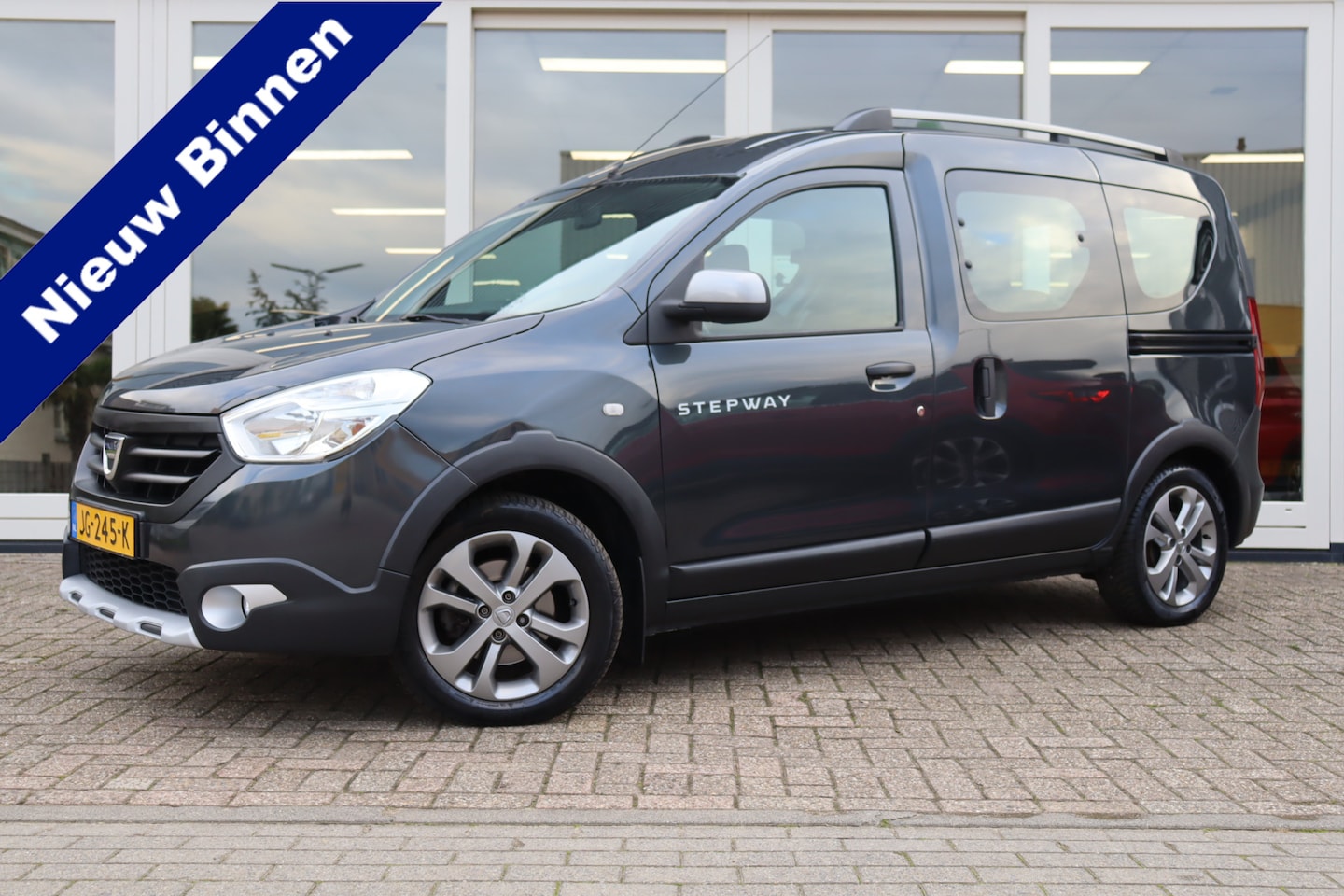 Dacia Dokker - 1.2 TCe S&S Stepway, Airco, Cruise, Navi, PDC A, Trekhaak, Prijs Is Rijklaar Inclusief 6 M - AutoWereld.nl