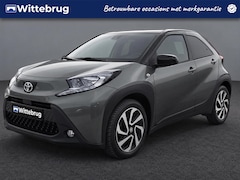 Toyota Aygo X - 1.0 VVT-i MT Pulse | Camera | Stoelverwarming | All Season Banden | Carplay |