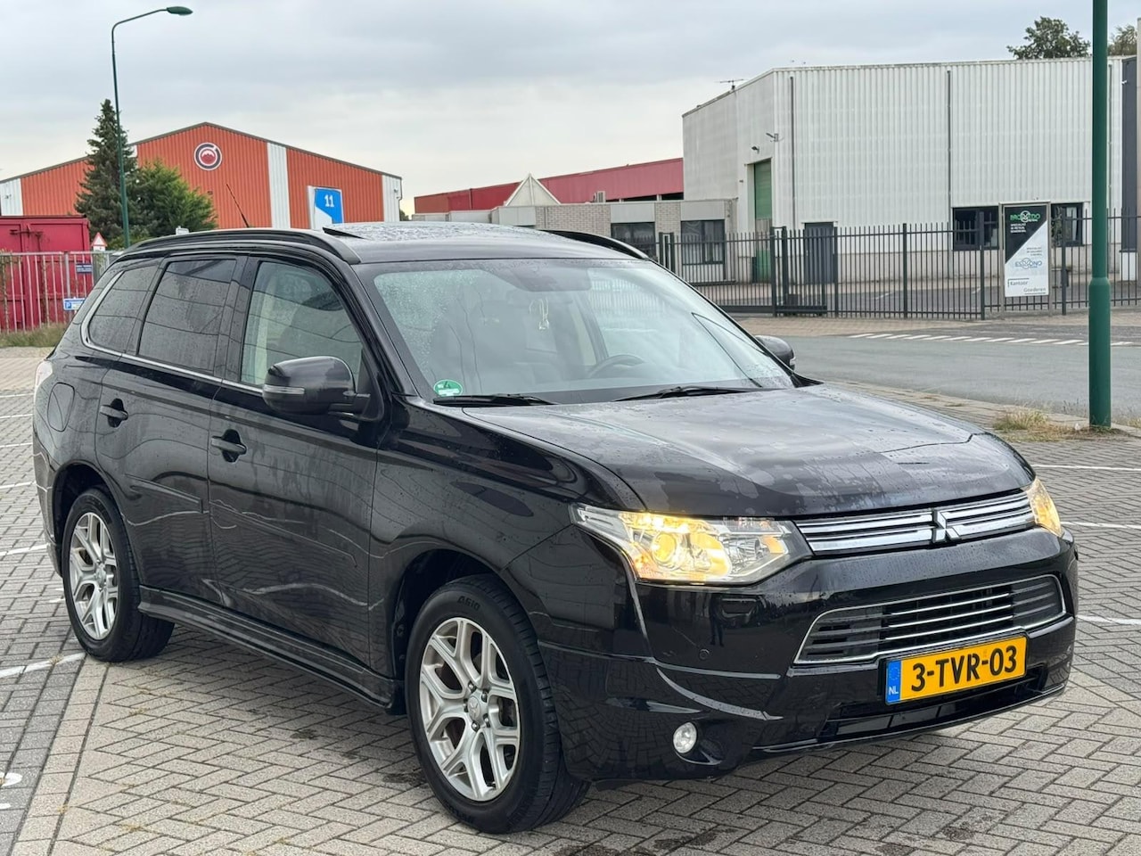 Mitsubishi Outlander - 2.0 PHEV Instyle+ Vol optie/NAP/TRKHK - AutoWereld.nl