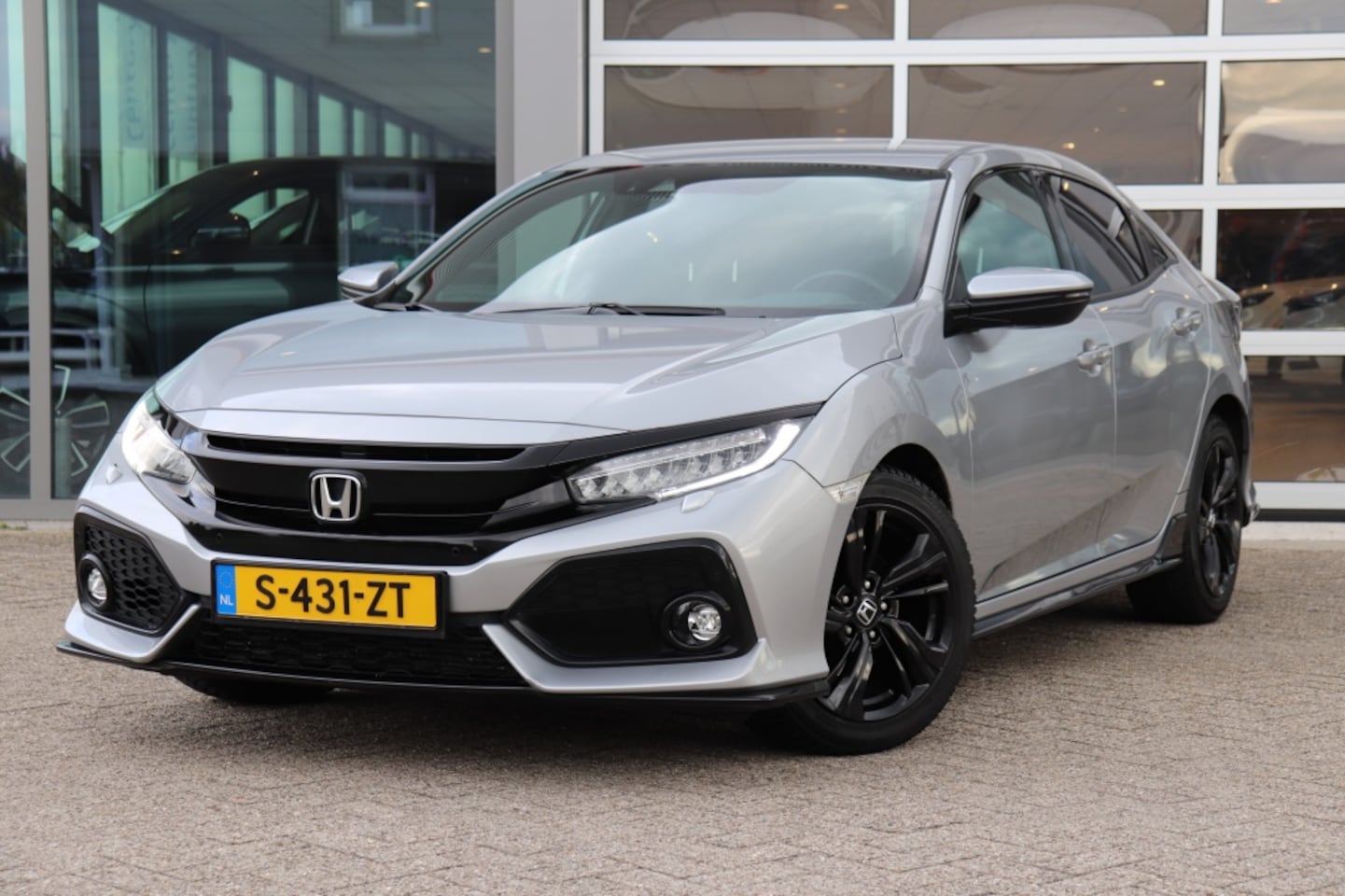 Honda Civic - 1.5 i-VTEC 182pk 5D Sport - AutoWereld.nl