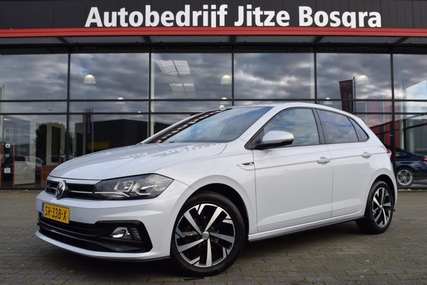 Volkswagen Polo - 1.0 TSI Highline R-Line ECC | Half Leder | Carplay | Sportstoelen | Camera | Adap. Cruise - AutoWereld.nl