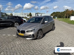 BMW 2-serie Active Tourer - 220i Business Edition Plus l Leder l Panoramadak l Stoelverwarming l Camera l Head up l El