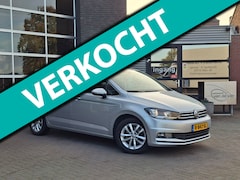 Volkswagen Touran - 1.4 TSI Highline 7p | Trekhaak | Achteruitrij Camera | Voor + Achter parkeersensoren|Stoel