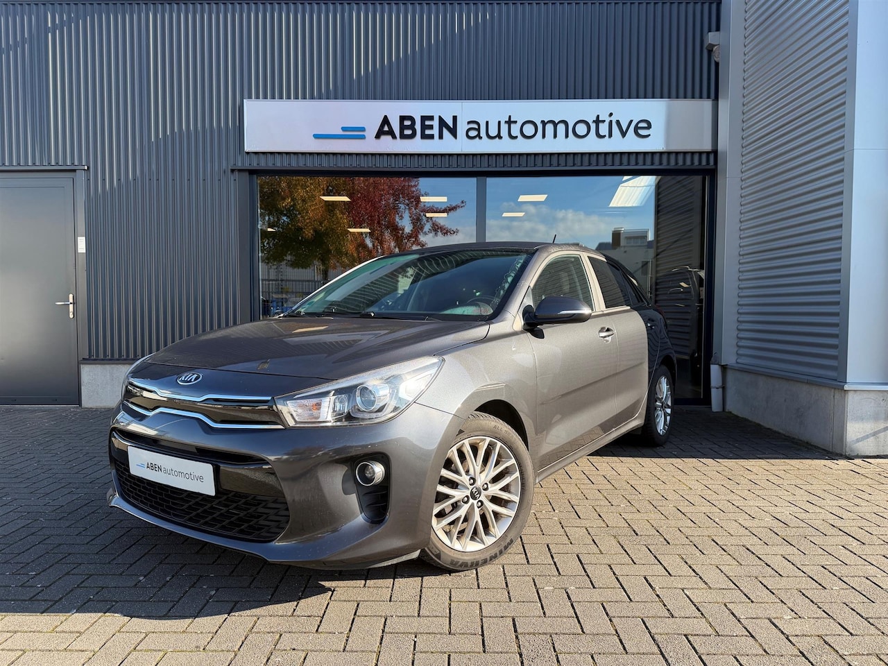 Kia Rio - 1.2 cvvt 84PK Dream Team Edition (CARPLAY|4-SEIZ|WINTER PACK|CAMERA) - AutoWereld.nl