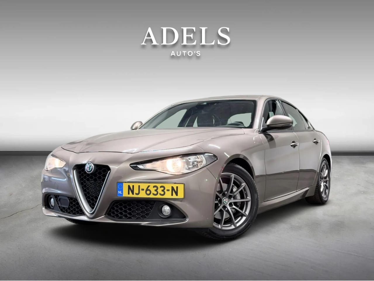 Alfa Romeo Giulia - 2.0T Super Leer Navi NL Auto NAP Goed Onderhouden - AutoWereld.nl