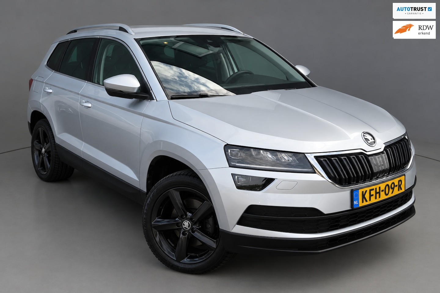 Skoda Karoq - 1.5 TSI Led|Clima|Carplay|Trekhaak|ACC - AutoWereld.nl