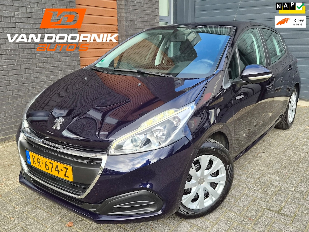 Peugeot 208 - 1.2 PureTech Active 5-Deurs/Navigatie/Carplay/Cruise Control/Airco - AutoWereld.nl