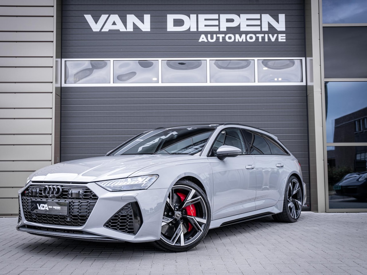 Audi RS6 - Avant C8 4.0 V8 TFSI quattro - Dynamic + l Ceramic l 4WS l HUD - AutoWereld.nl