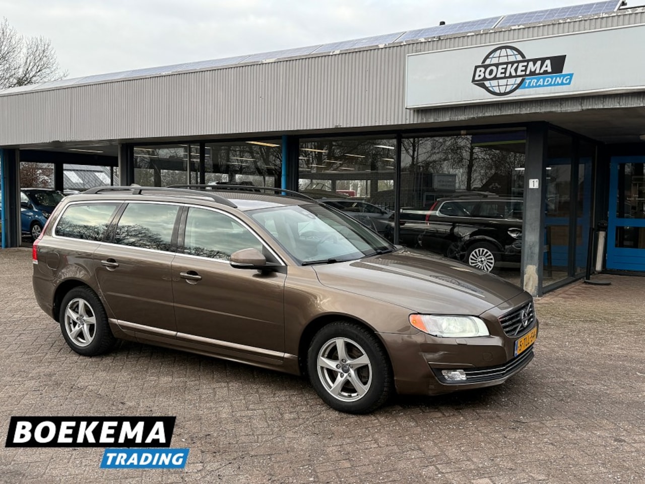 Volvo V70 - 1.6 T4 Nordic+ Leer Stoelverw Navigatie Cruise - AutoWereld.nl