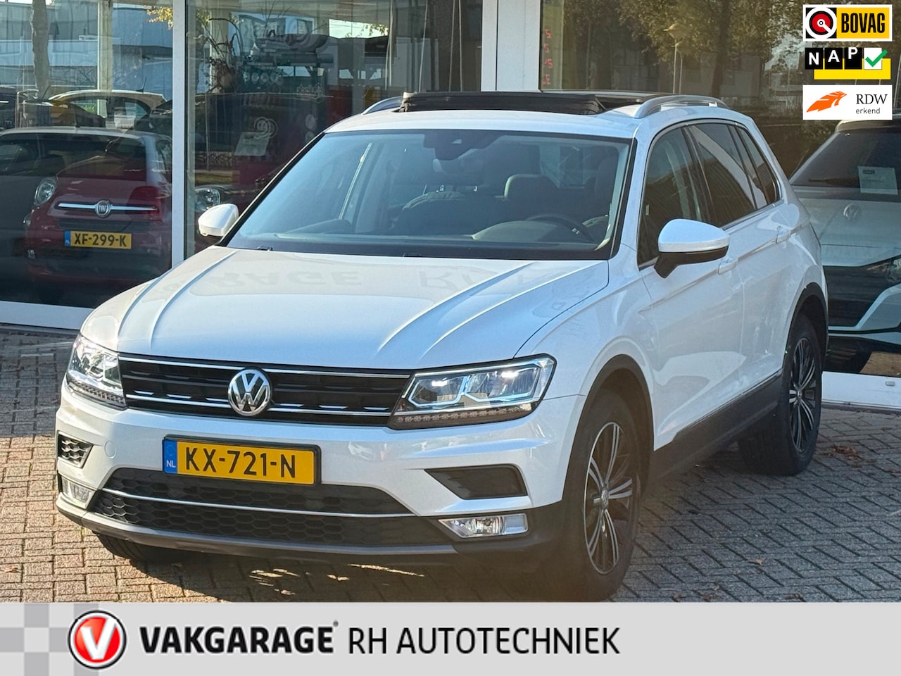 Volkswagen Tiguan - 1.4 TSI Highline|Org NL|Pano|DSG|Leer|massage - AutoWereld.nl
