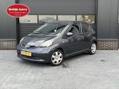 Toyota Aygo - 1.0-12V + Nieuwe APK