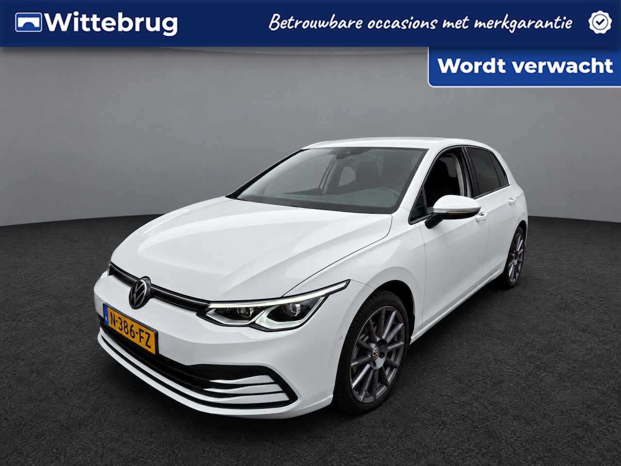 Volkswagen Golf - 1.5 eTSI Life Business / LED / Memory seats / Navigatie / Navigatie / App connect / - AutoWereld.nl