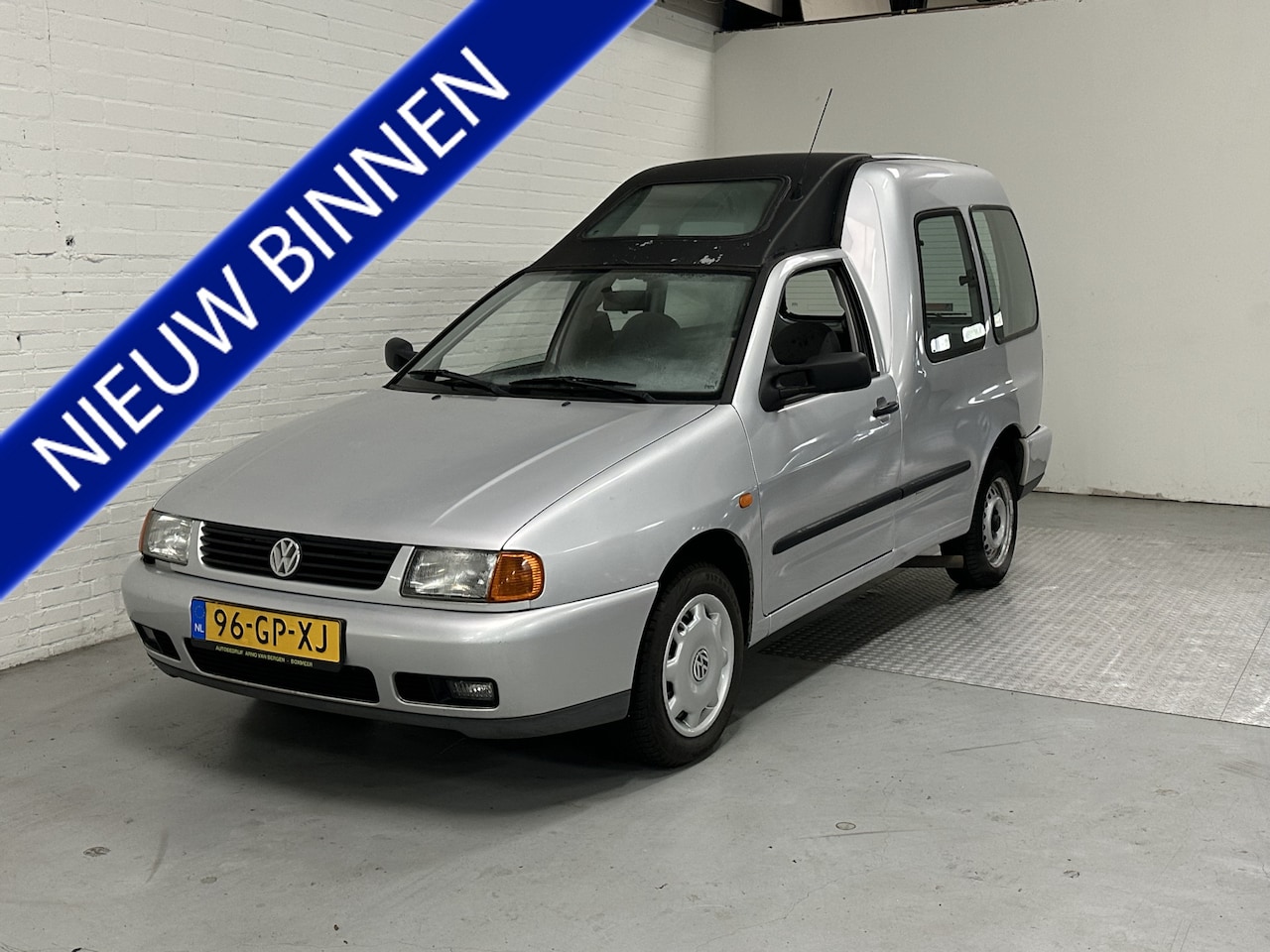 Volkswagen Caddy - 1.6 INVALIDE VERVOER /  AIRCO - AutoWereld.nl