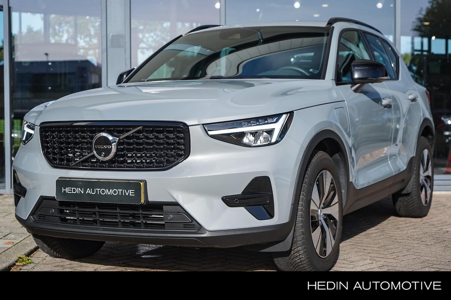 Volvo XC40 - 1.5 T4 Plug-in hybrid Plus Bright | Elek. Stoelen + Geheugen | Keyless Entry | Adaptieve C - AutoWereld.nl