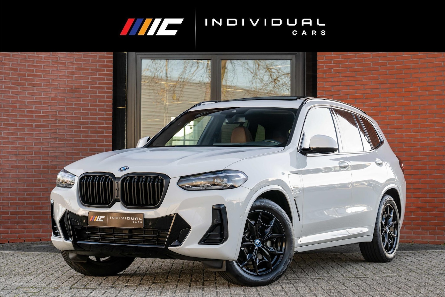 BMW X3 - xDrive30e M-Sport Pano HuD Trekhaak Camera 94% SOH - AutoWereld.nl