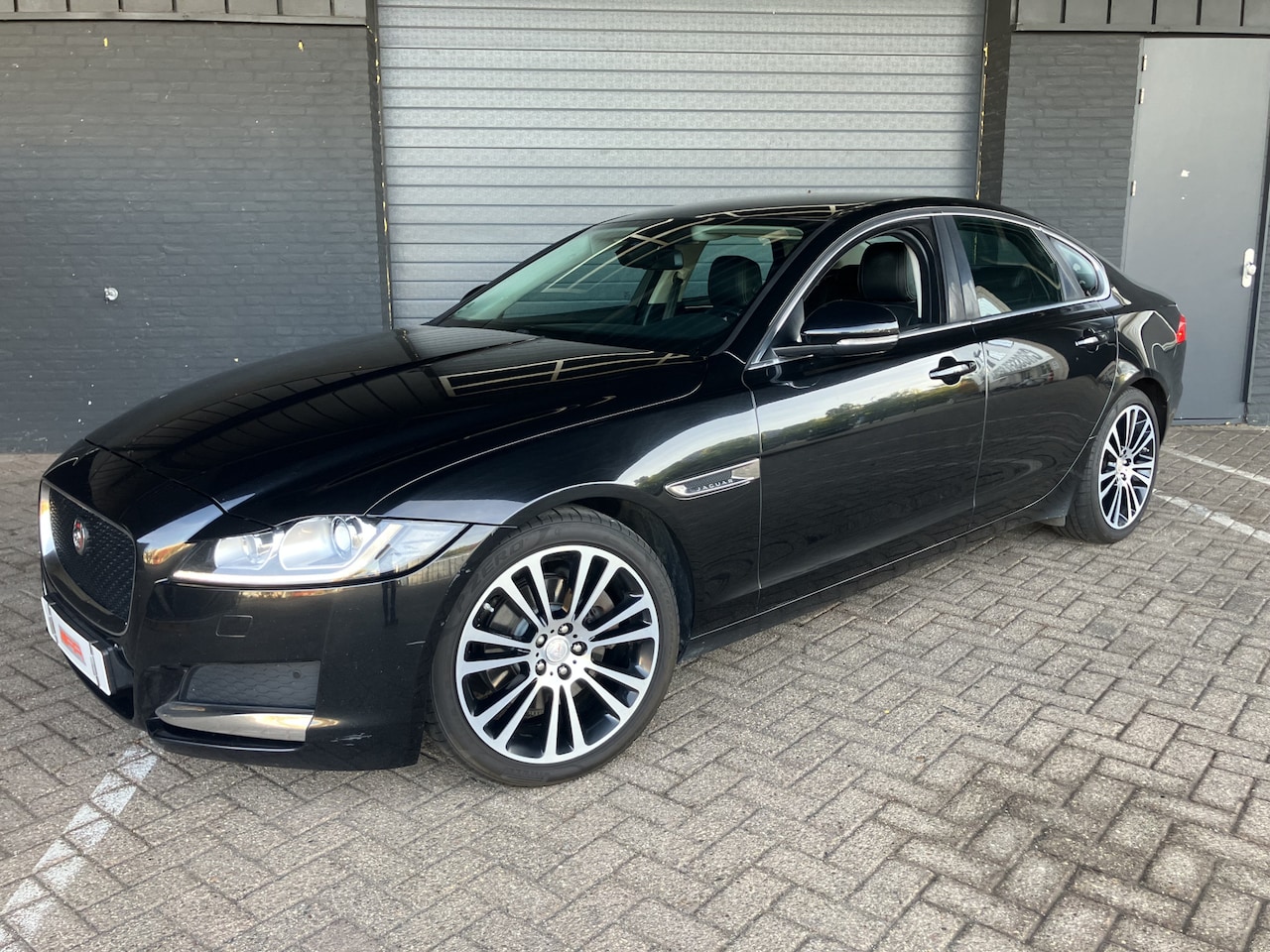 Jaguar XF - 2.0d Pure XENON-LED-LEDER - AutoWereld.nl