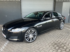 Jaguar XF - 2.0d Pure XENON-LED-LEDER