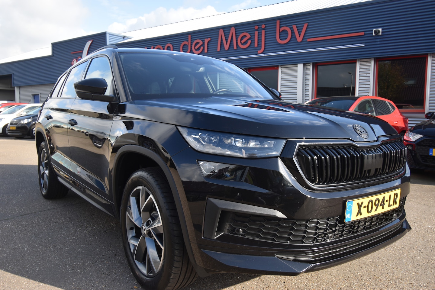 Skoda Kodiaq - 1.5 TSI Sportline Business 1.5 TSI Sportline Business ,TREKHAAK , VIRTUAL COCKPIT , LED KOPL , A UITRIJ CAM , ST+STUU - AutoWereld.nl