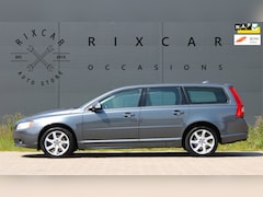 Volvo V70 - 2.4 D5 Momentum Automaat Leer AllSeason Trekhaak NIEUWBINNEN