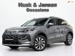 Volkswagen T-Roc - 1.5 eTsi Life First Edition ACC Stoelverwarming Lane assist Apple Carplay
