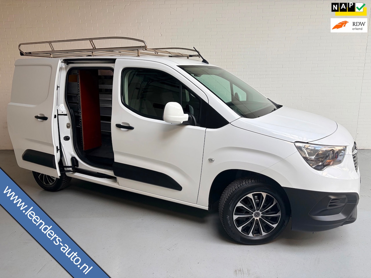 Opel Combo - 1.5D 102pk euro6 L1H1 Edition, Imperiaal, Kasten, Trekhaak, Airco, Navigatie, CruiseContro - AutoWereld.nl