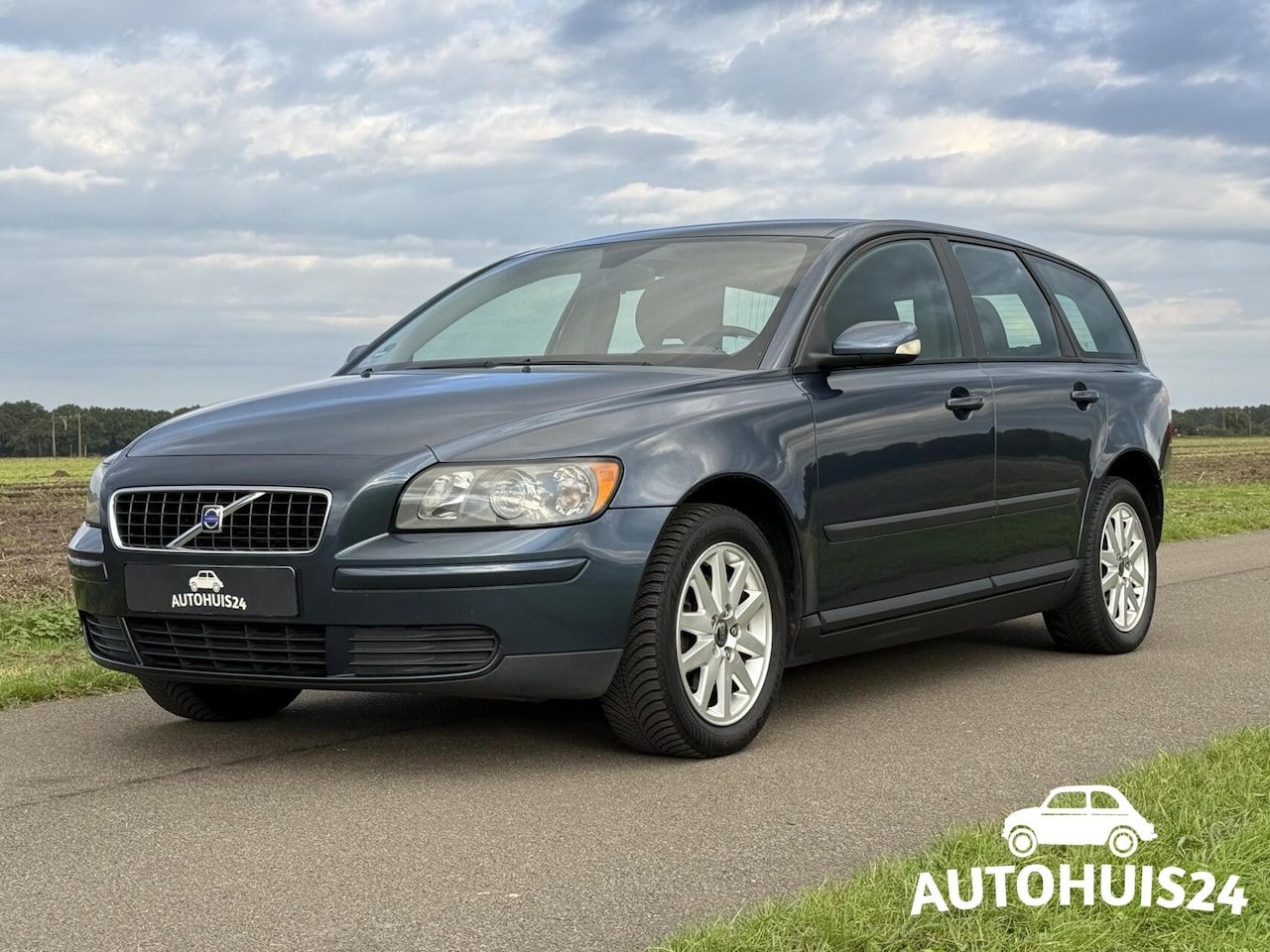Volvo V50 - 1.8 Momentum 2005 NWE APK|CLIMA|CRUISE|GOED-ONDERHOUDEN - AutoWereld.nl